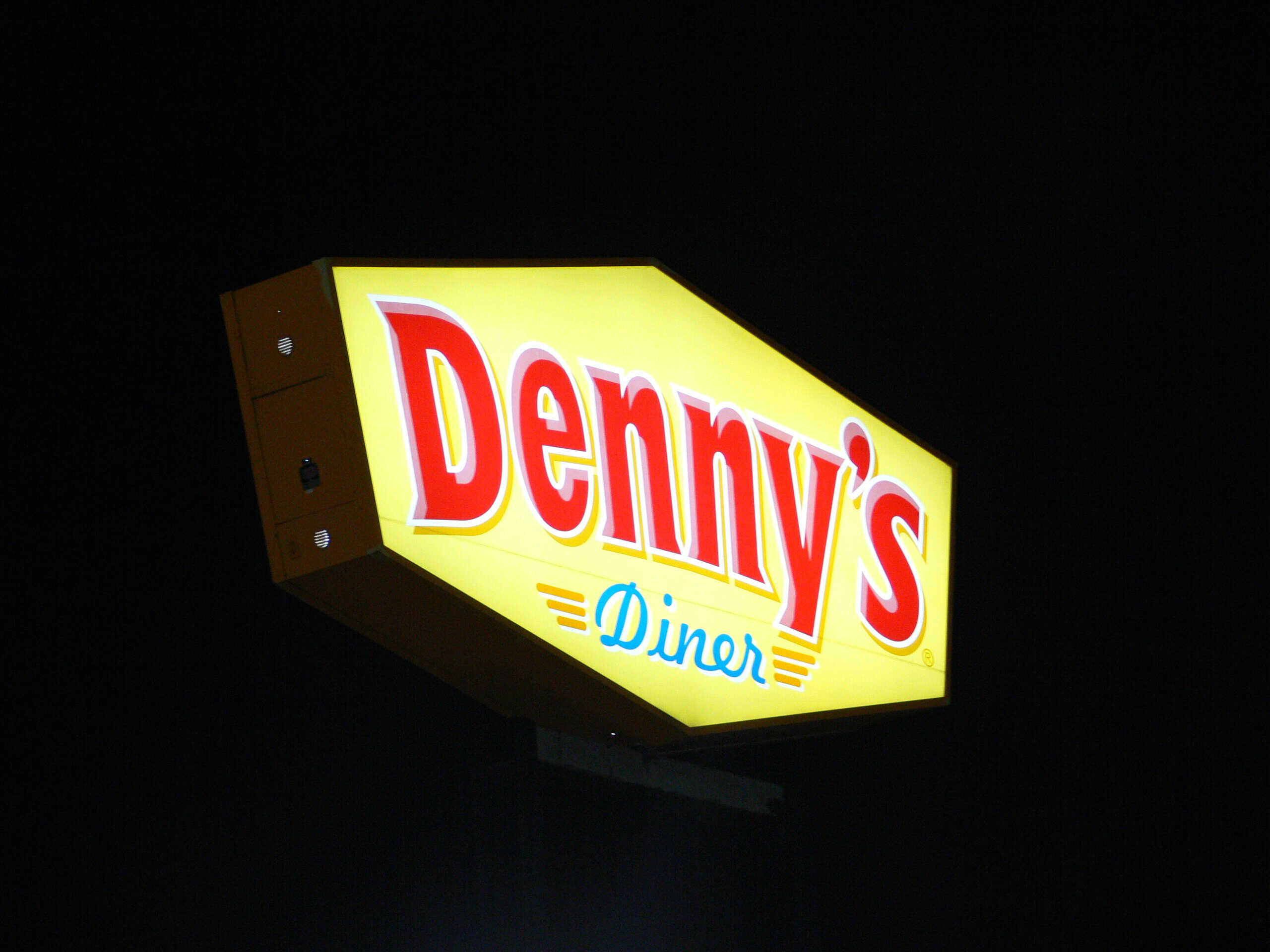 15 Restaurant Chains Americans Love Despite the Hate