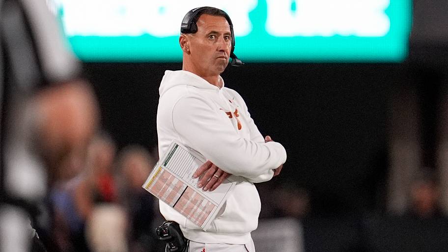 Two historic powerhouses go head-to-head for college football's No. 3 WR recruit