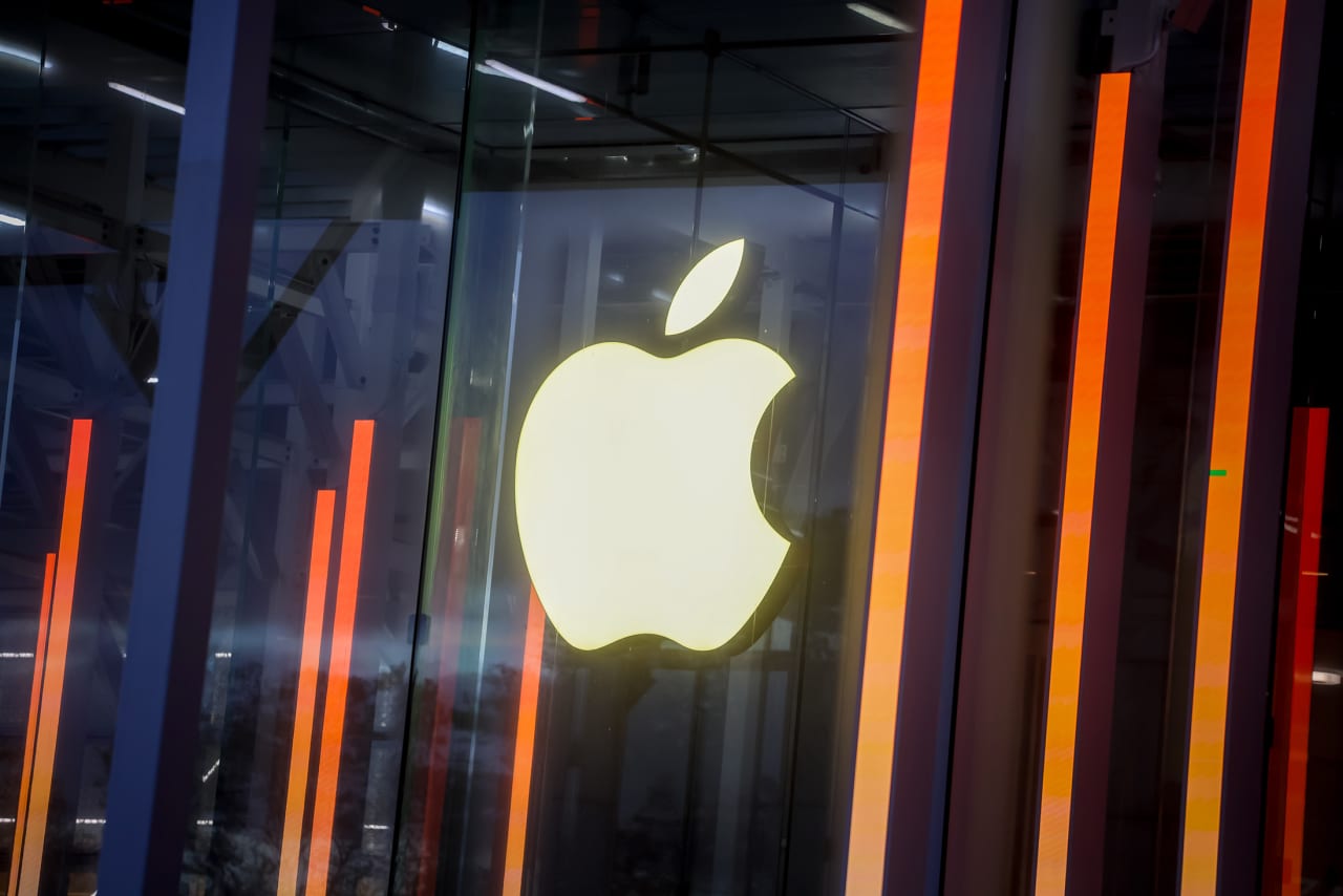 Berkshire's equity portfolio is rallying, but the Apple sales still sting