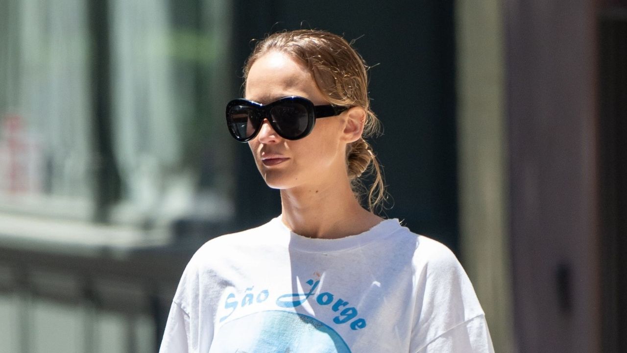 Jennifer Lawrence keeps it simple during a summer stroll in NYC