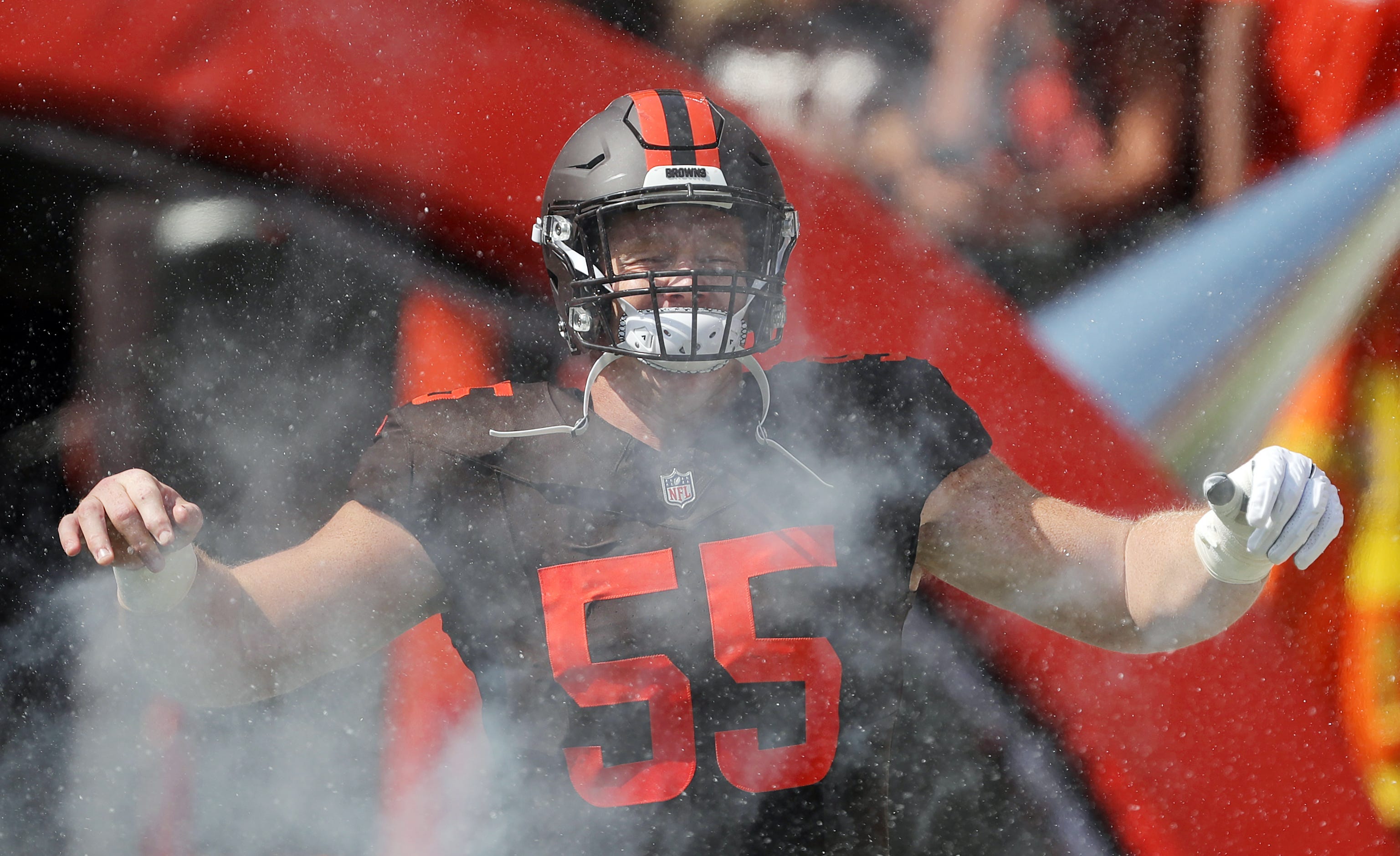 Ravens sign veteran center Ethan Pocic to one-year contract