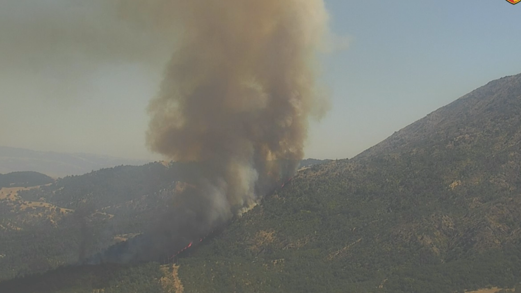 Evacuation warnings in place as 50-acre fire burns on Mount Diablo in ...