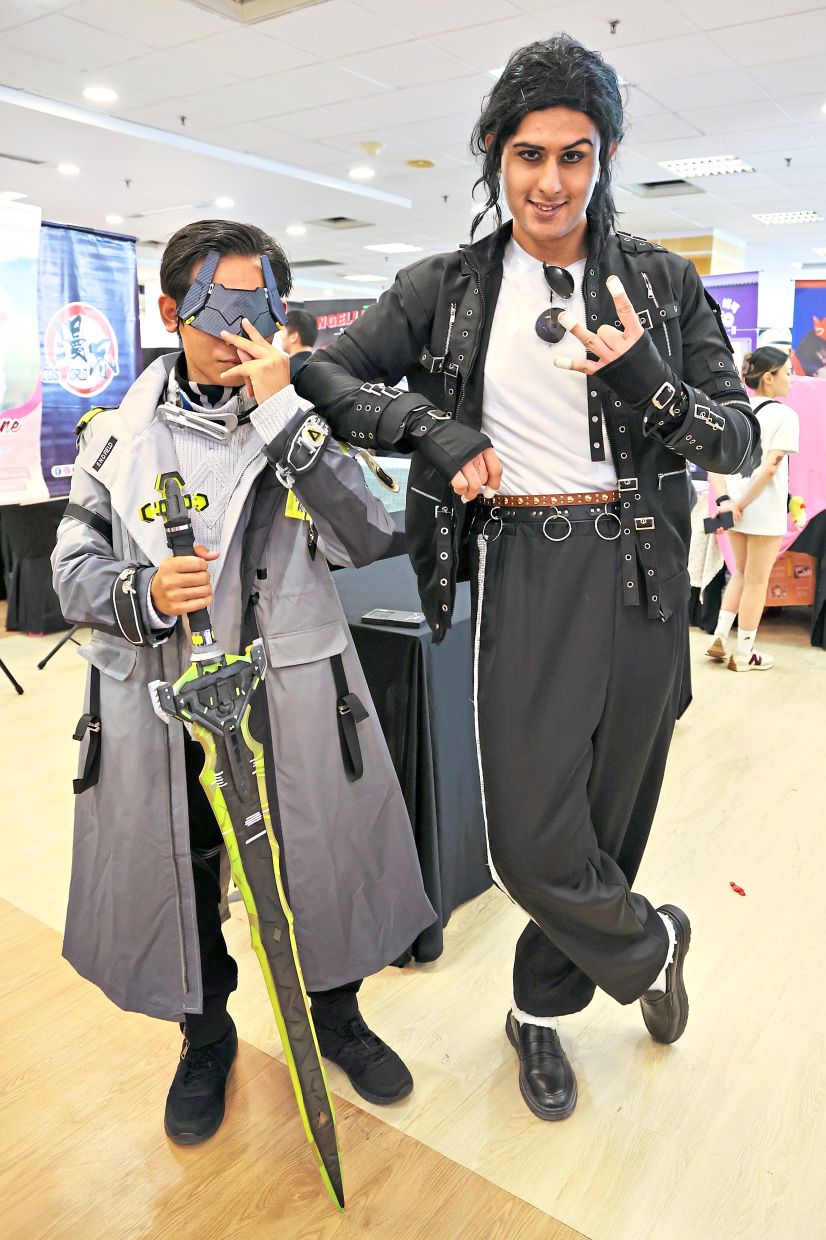 Cosplayers slay with DIY outfits