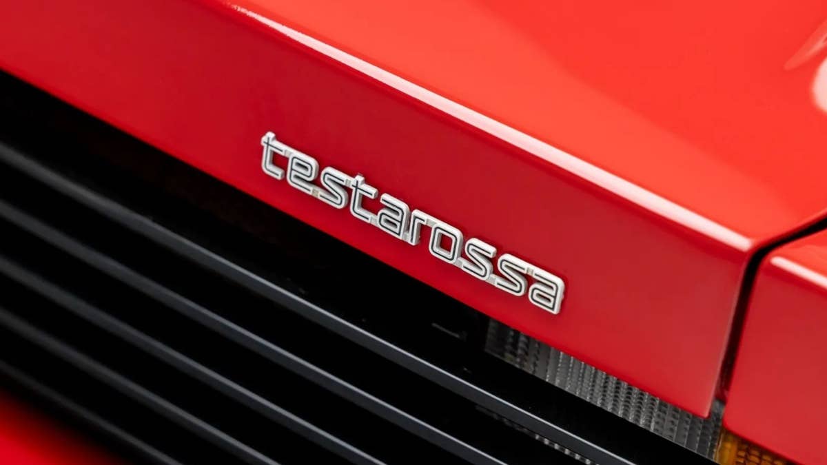 ferrari-testarossa-badge