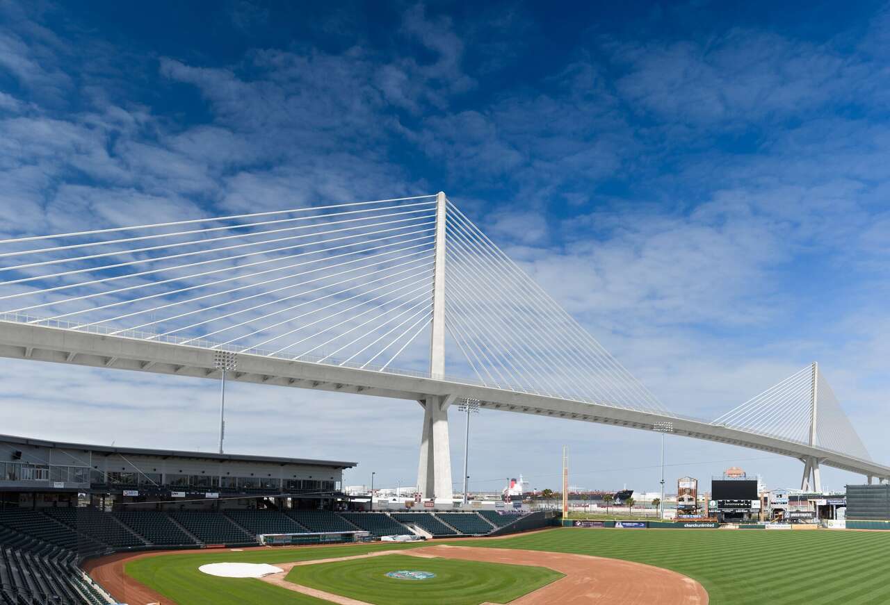 Cracks found on Texas' largest bridge? Builder reveals what's happening