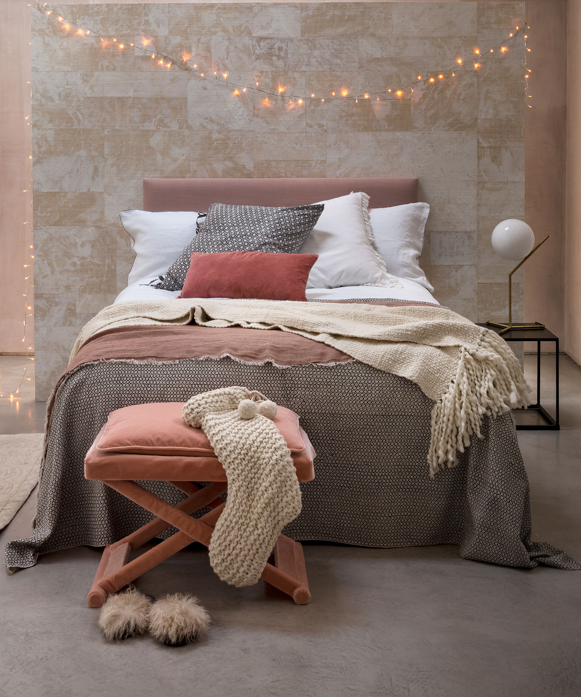 Bohemian bedroom ideas with fairy lights