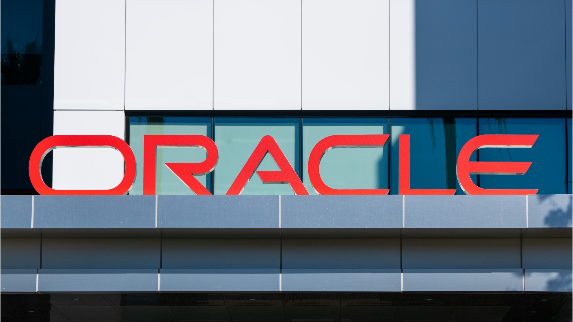 Pentagon signs $7 billion Oracle software agreement