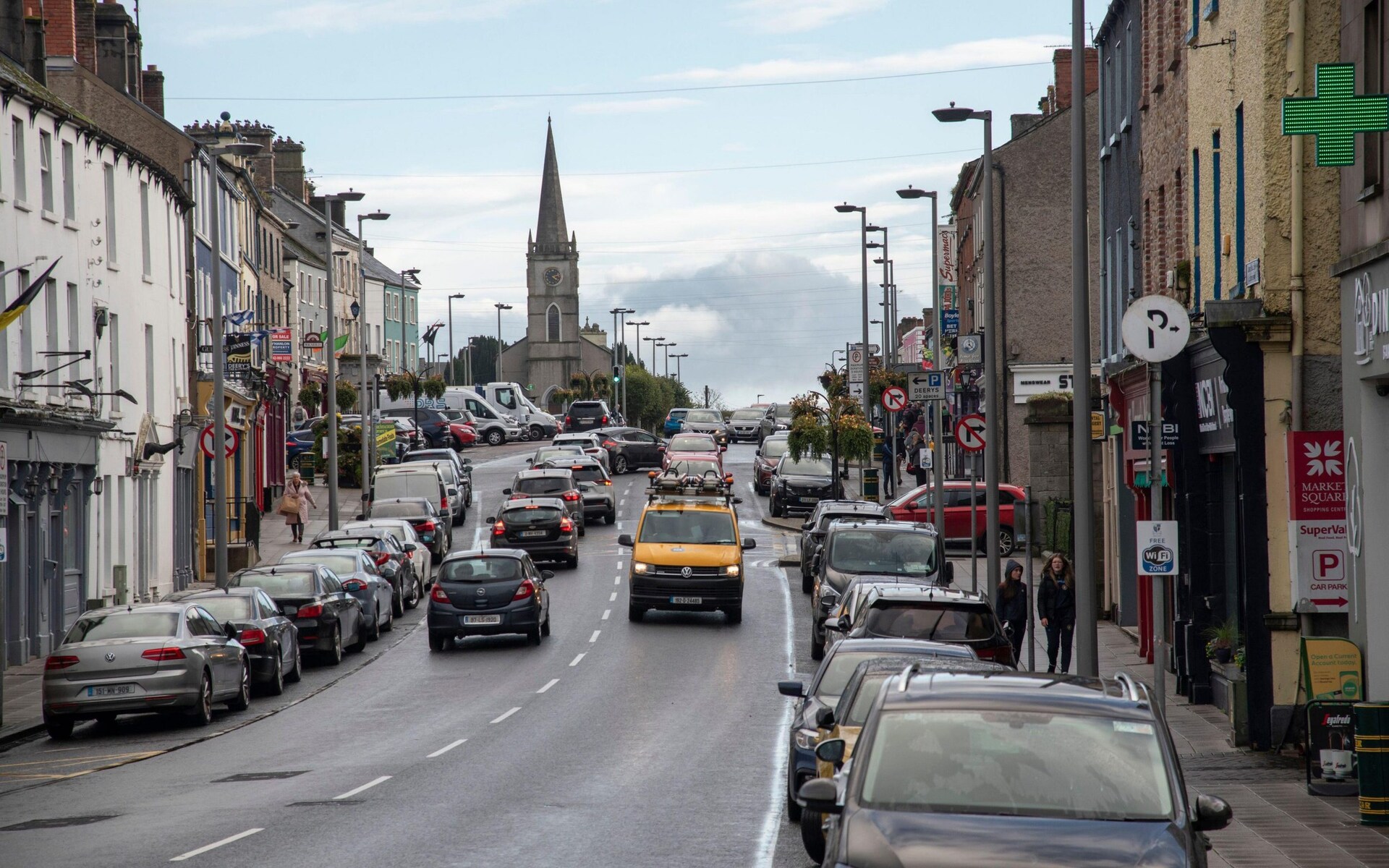 Woman caught driving car bomb towards Northern Ireland