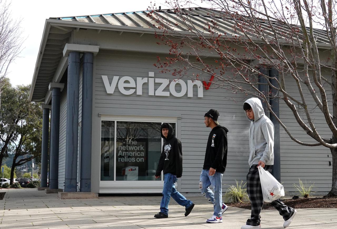 Verizon seeks opportunities from AI boom as turnaround continues