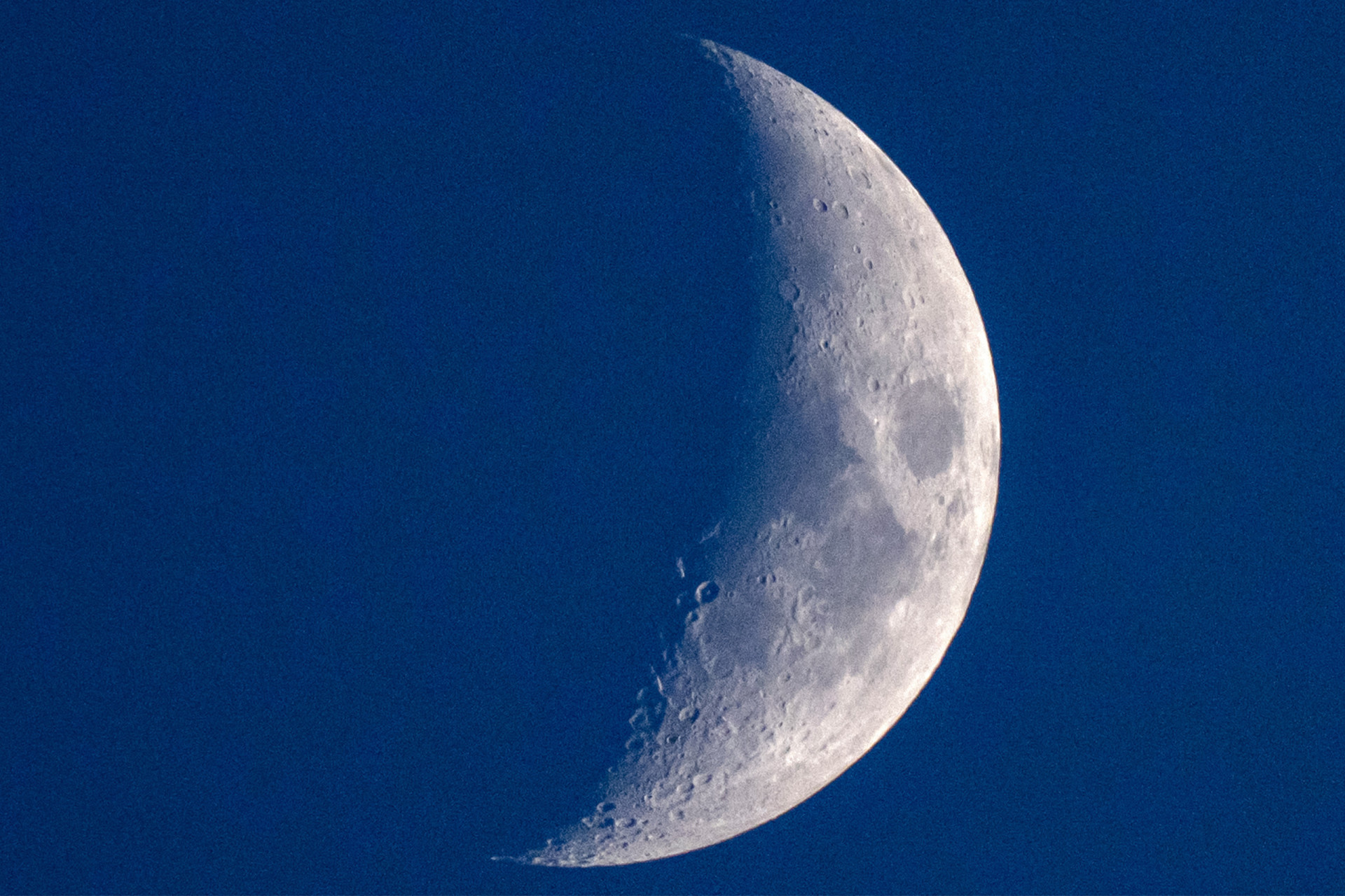 Alien life on the moon? New findings say maybe