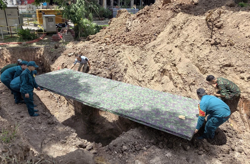 Phát hiện thêm nhiều hài cốt liệt sĩ tại hố chôn tập thể thứ hai ở Công viên Lê Thị Riêng