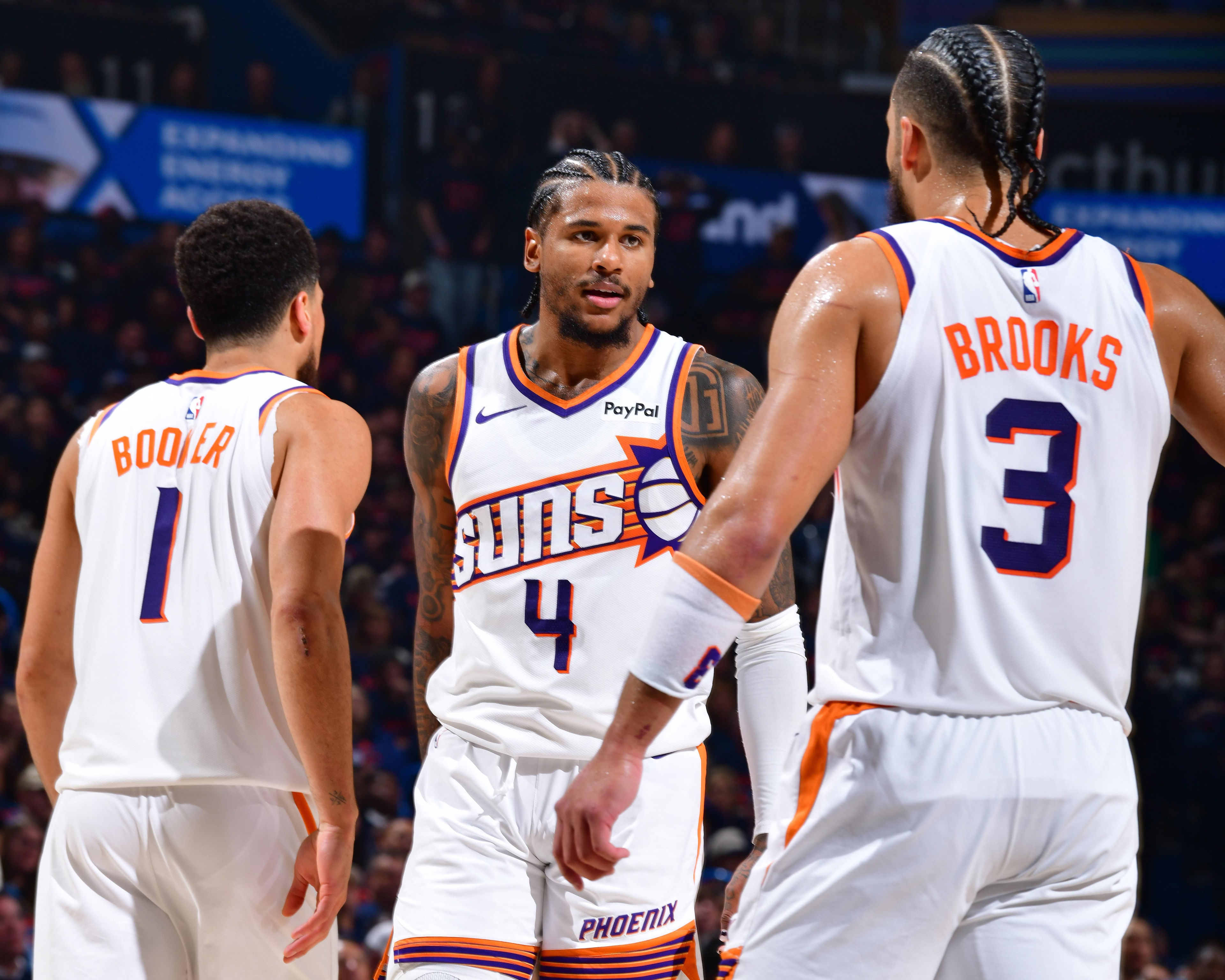 Report: Frustration growing in Suns locker room over lack of point guard