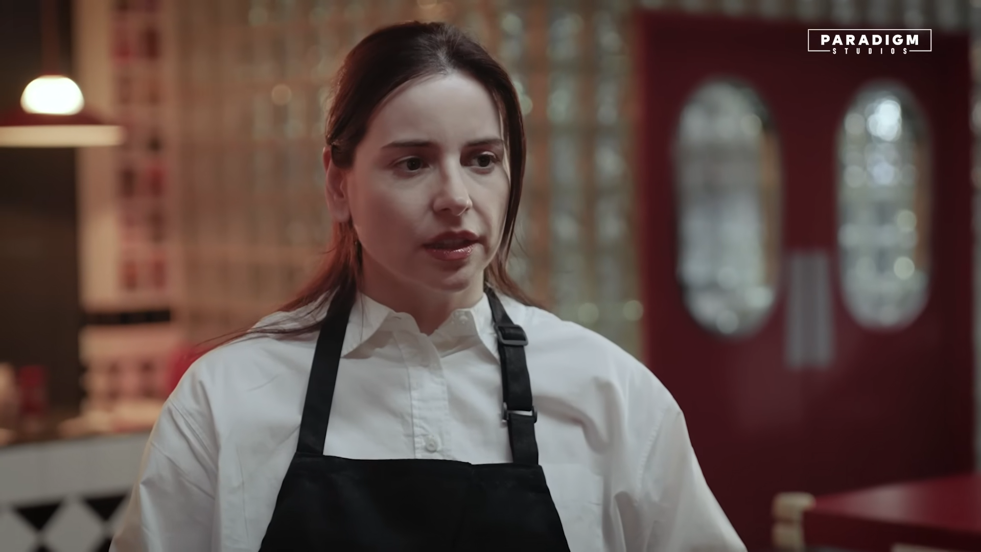 She thought the waitress was too poor to fight back… then the truth ...