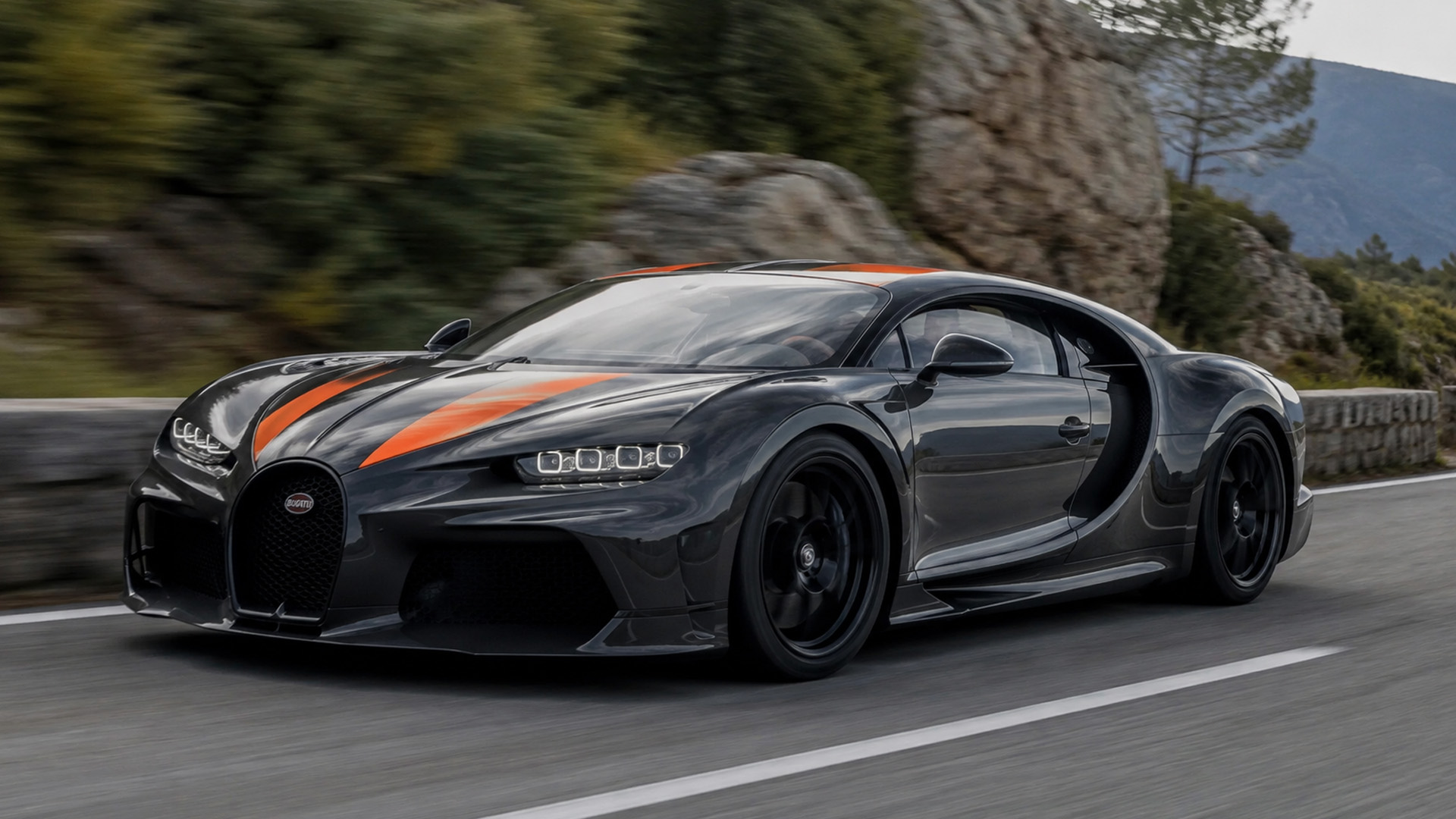bugatti-chiron-super-sport-owns-the-open-road