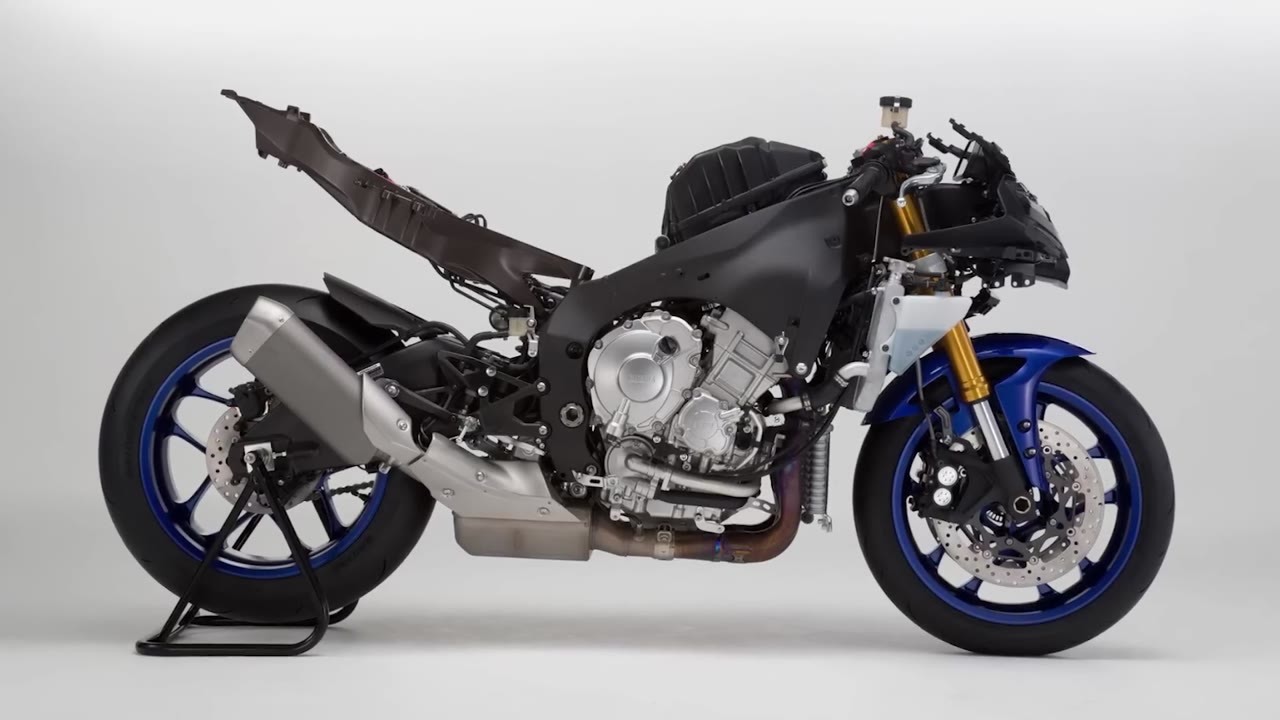 Watch how the Yamaha R1 earned its legendary superbike reputation