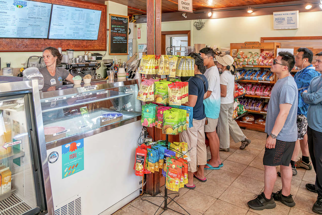 People drive hours in search of Punaluu Bake Shop, Hawaii's most remote ...