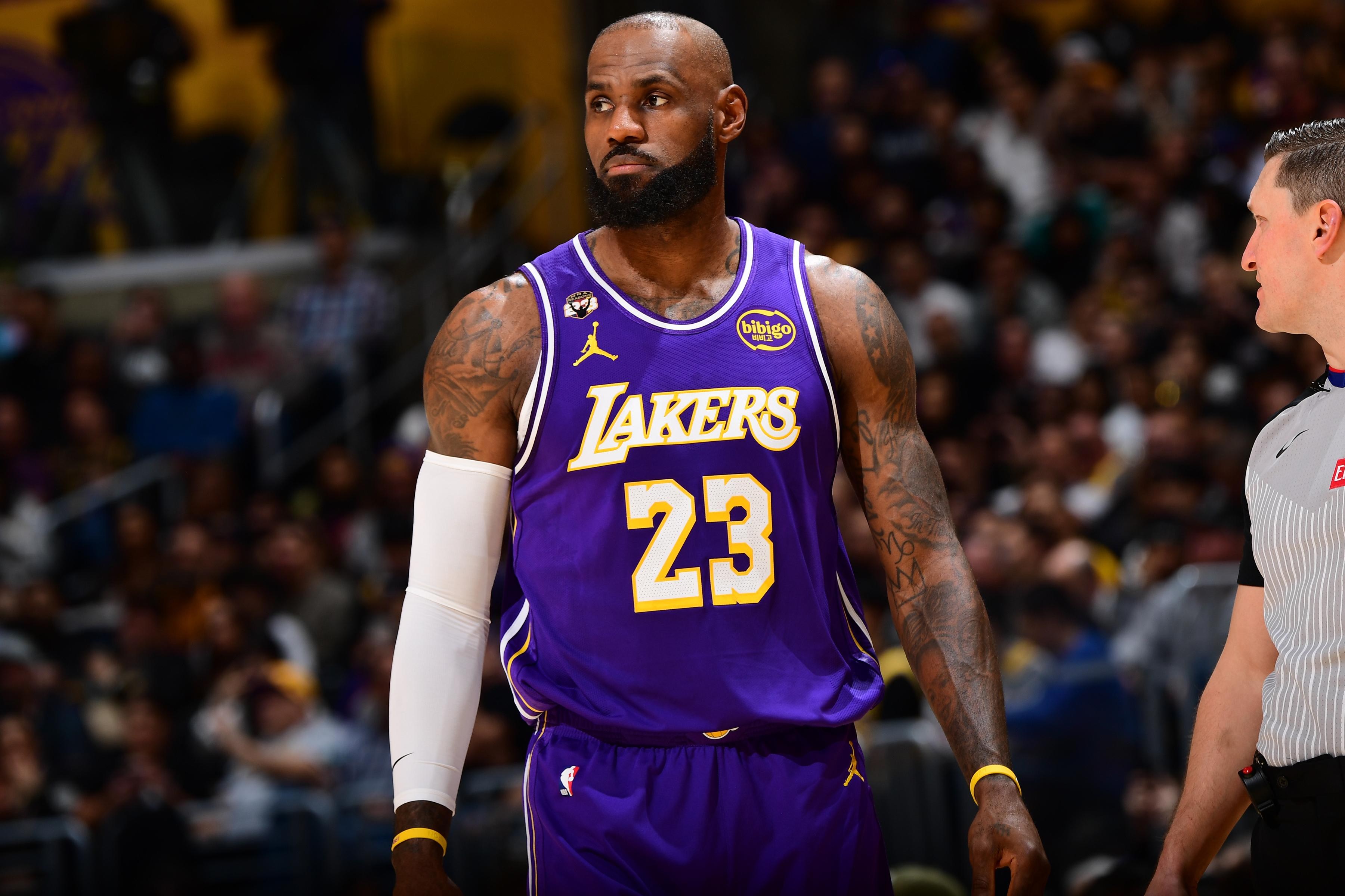 LeBron James signs with Philadelphia 76ers on stunning 2-year deal