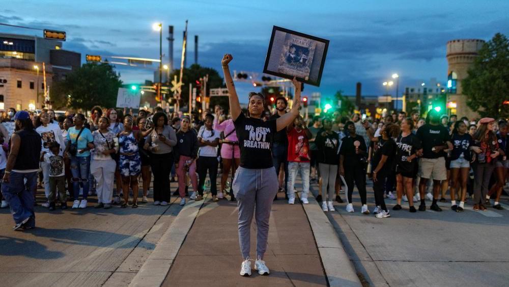 Wisconsin officials open investigation into fatal police shooting