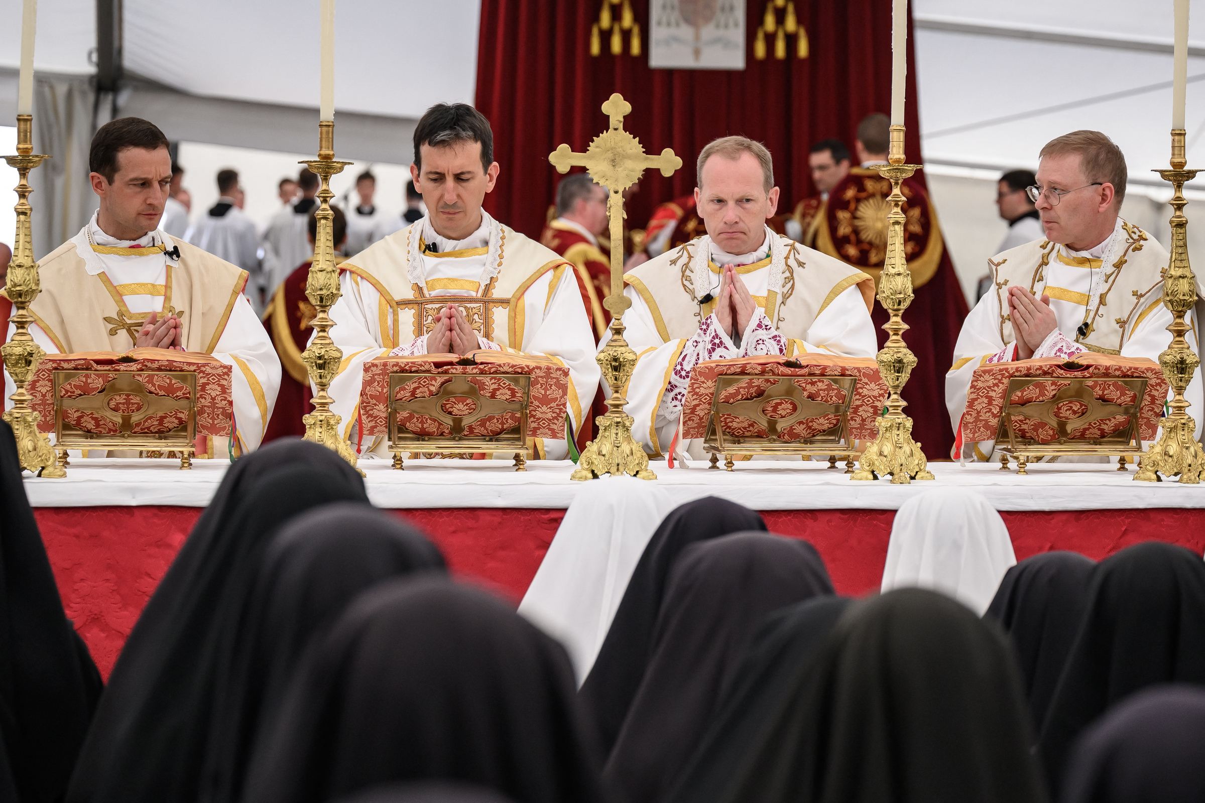 Cuộc đối đầu giữa Vatican và 'thành trì ly giáo' ở Mỹ