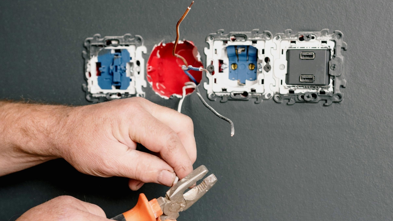 8 warning signs your electrical system needs attention