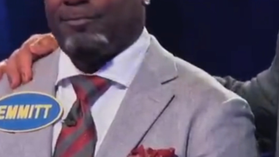 Emmitt Smith is a Fast Money pro on Celebrity Family Feud