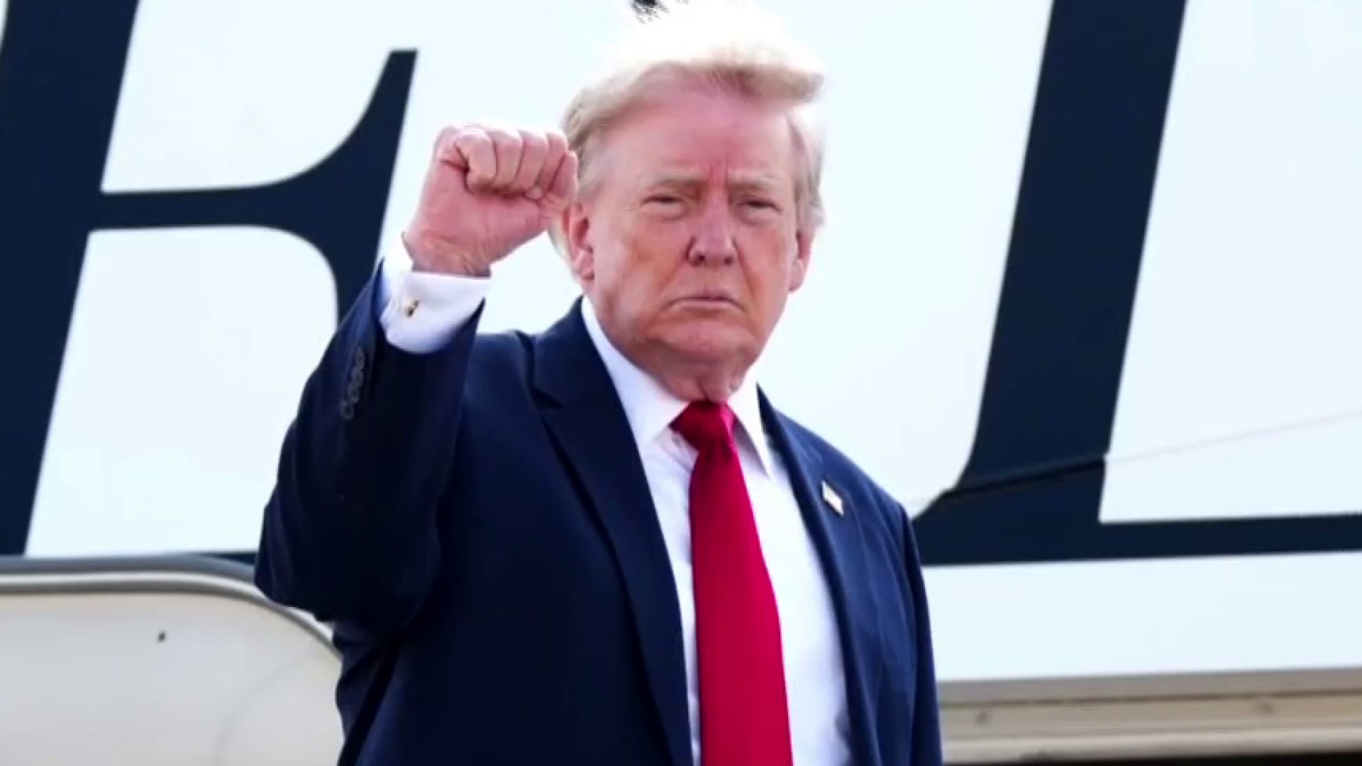 Breaking: Trump abruptly changed planes after credible Iranian threat ...