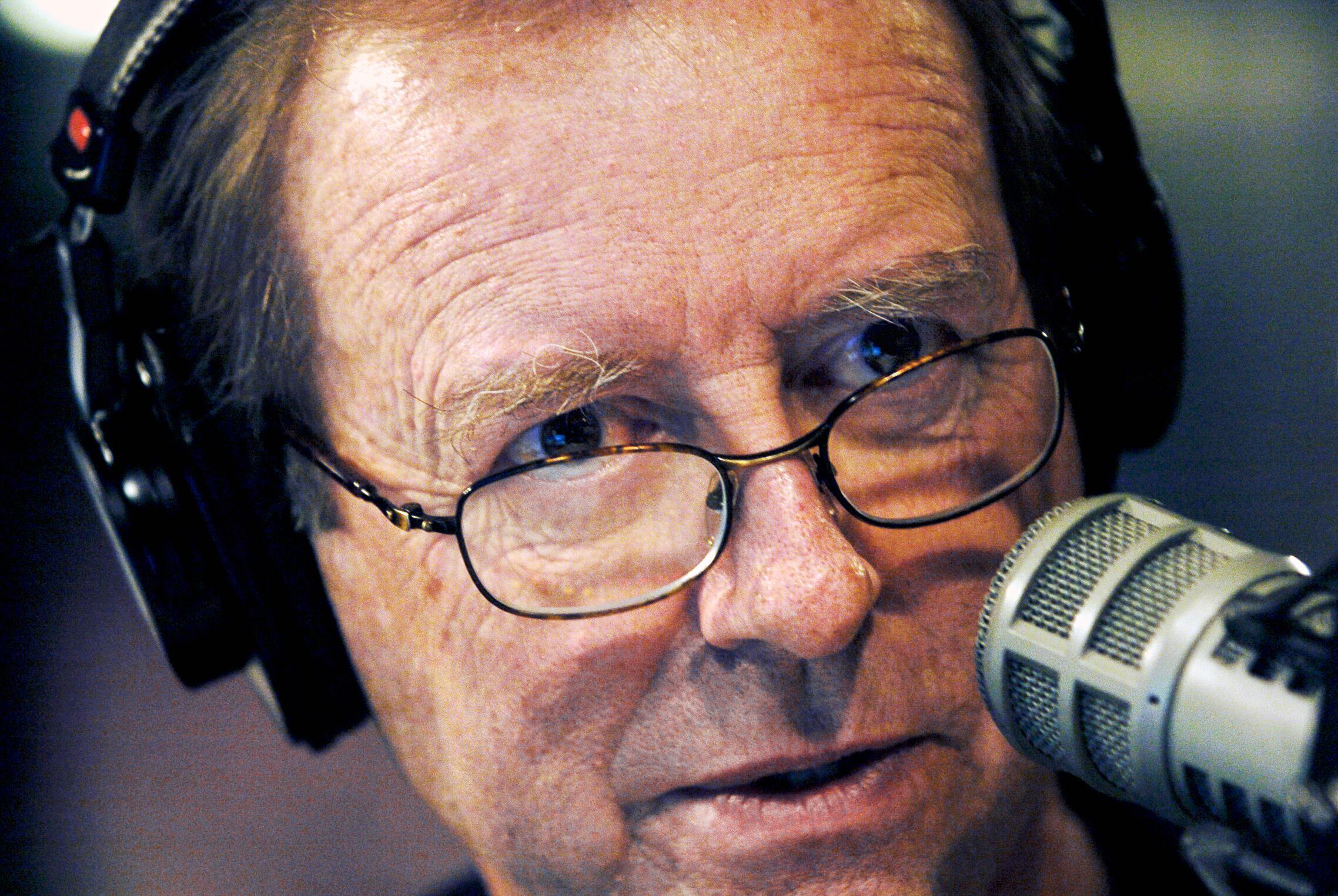 TV and radio legend Craig Walker, who spent decades as Portland's morning companion, dies at 80