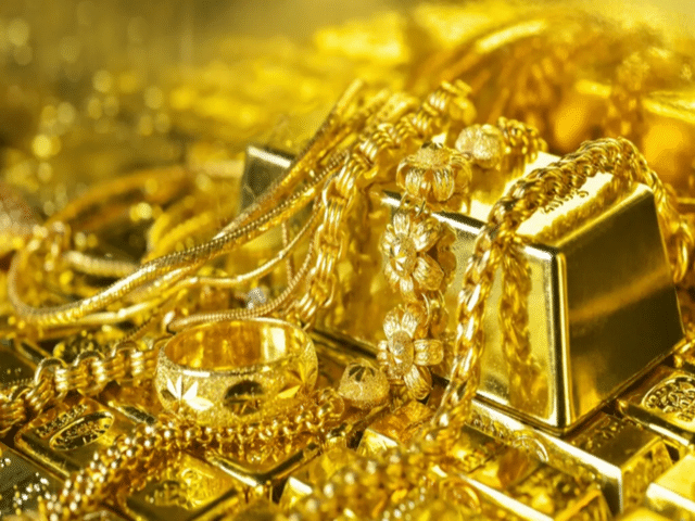 Gold rate: Gold gets cheaper in the country, while prices rise abroad ...
