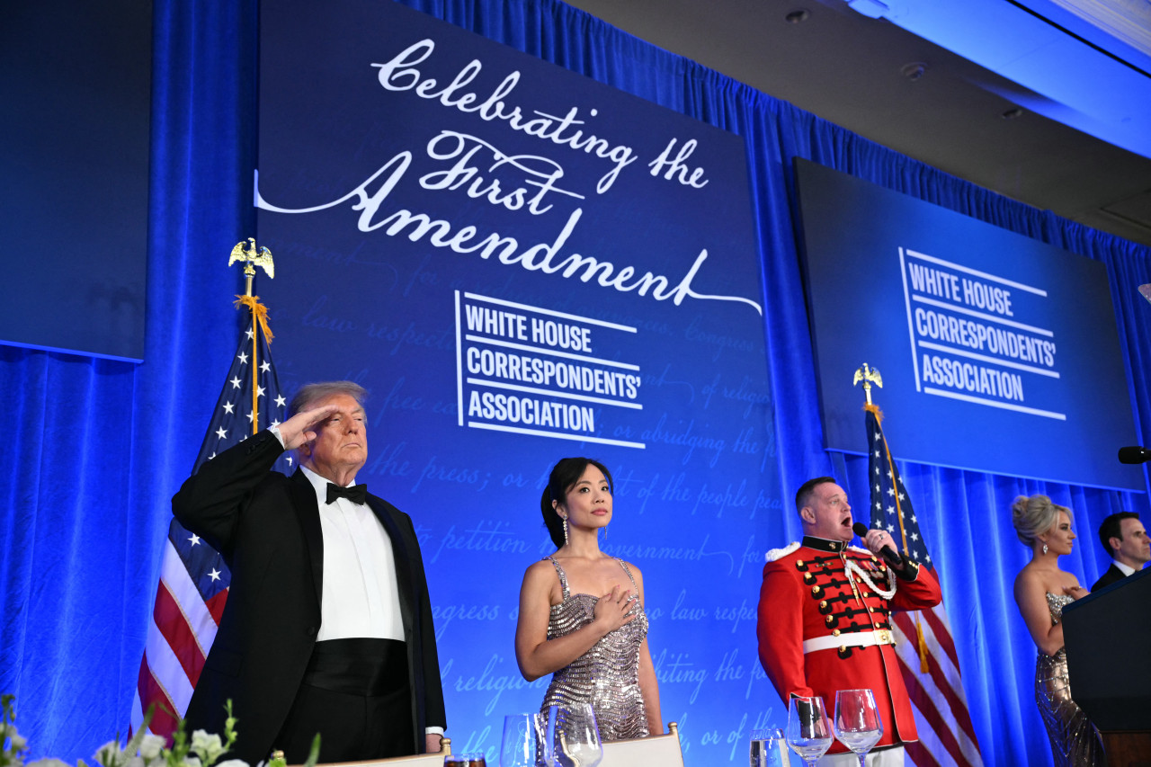 Trump offers digs—and appreciation—to press at correspondents' dinner do-over