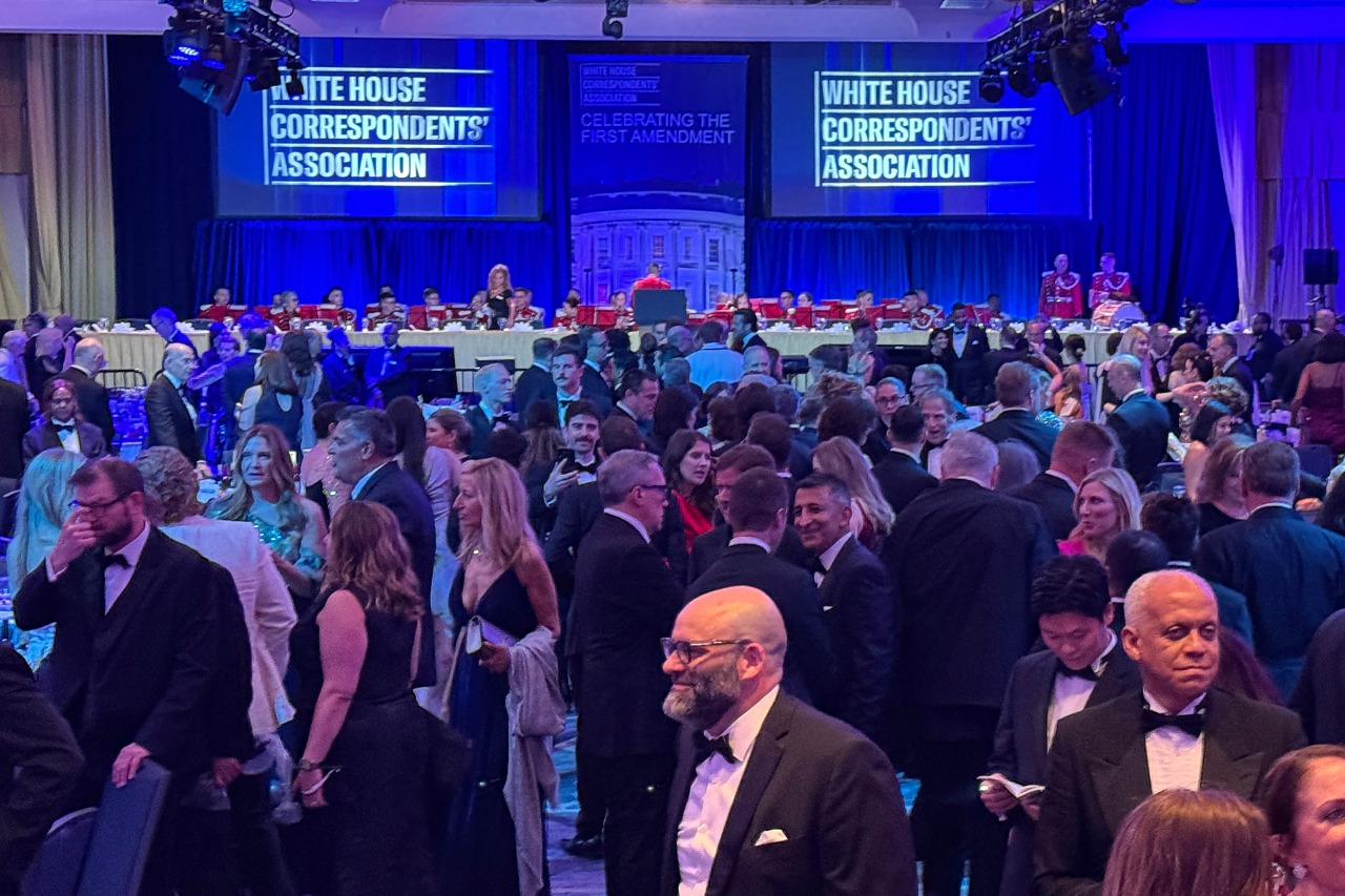 White House press gathers for do-over with Trump at smaller, high-security gala
