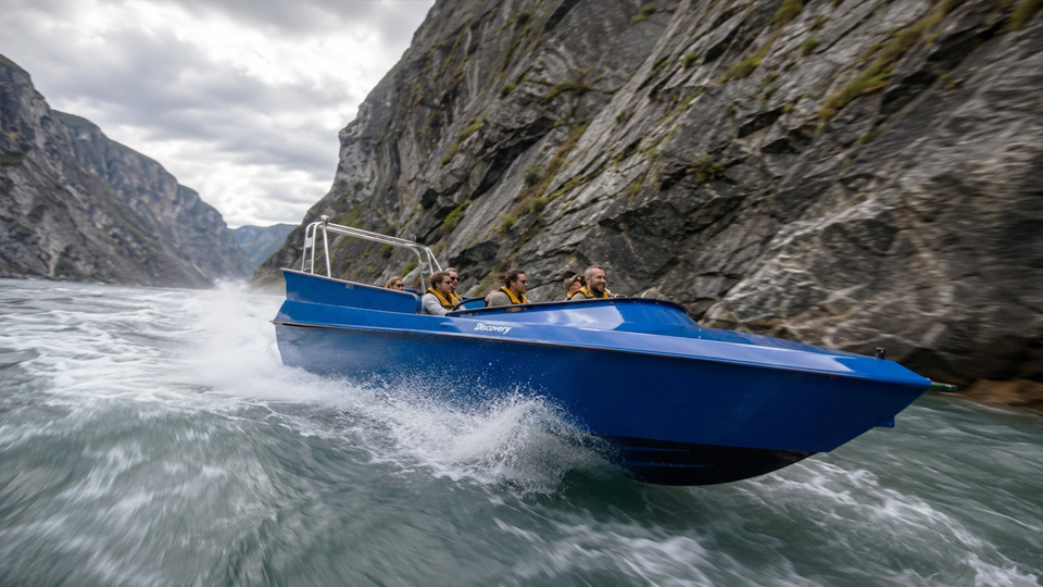 Jet engine boat blasts through New Zealand