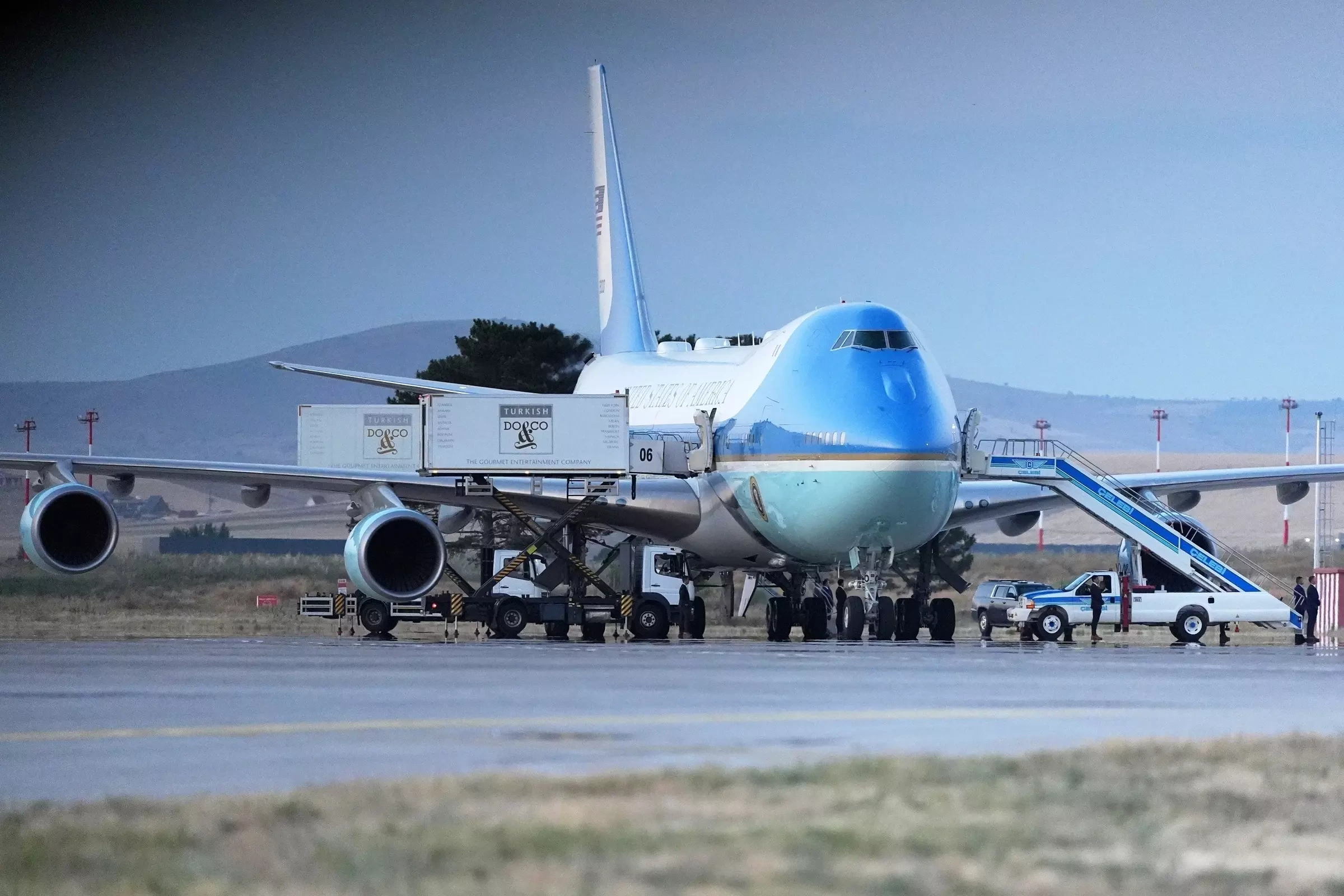 Ông Trump đổi chuyên cơ sau hội nghị NATO có thể vì mối đe dọa tên lửa