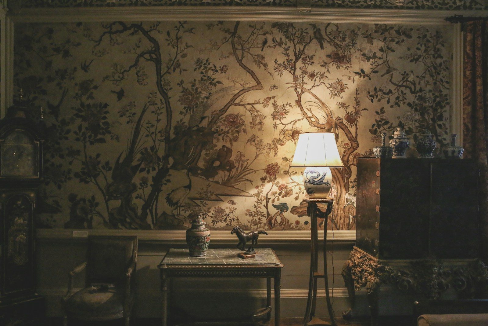 Hidden history hacks you can spot by looking beneath old wallpaper