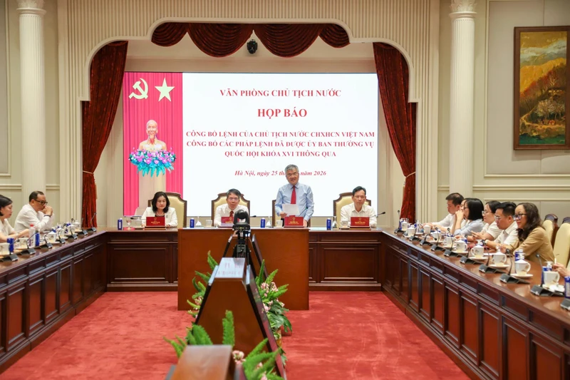 Thứ trưởng Bộ Nội vụ: Pháp lệnh người có công có hiệu lực hồi tố, giải quyết khoảng 6.000 hồ sơ liệt sĩ còn tồn đọng