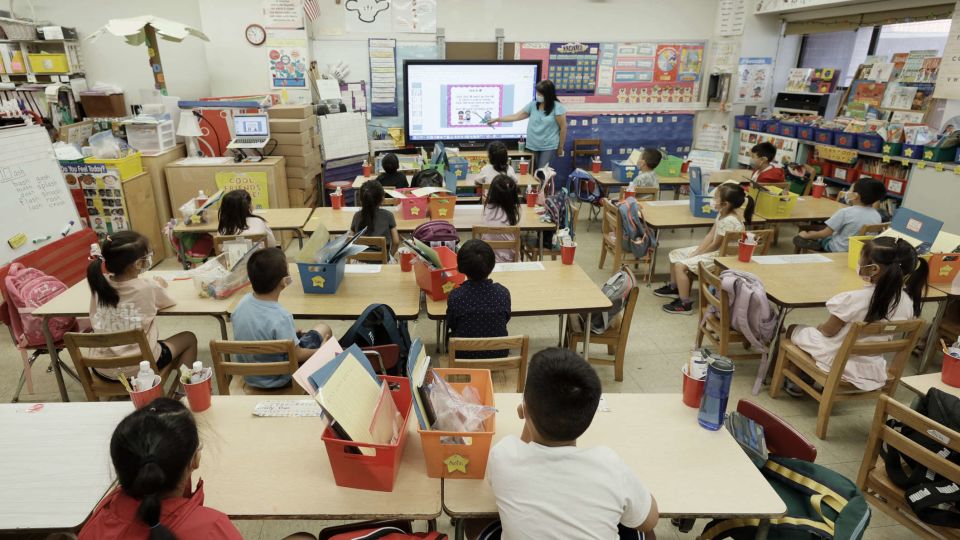 Neuroscientist Warns of Classroom Technology's Impact on Learning