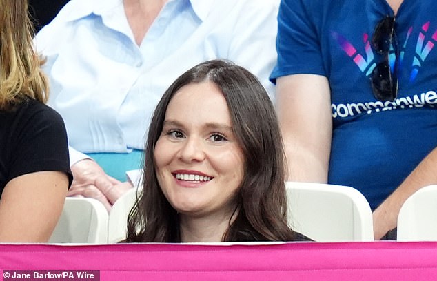 pregnant-holly-ramsay-arrives-to-watch-husband-adam-s-100m-breaststroke