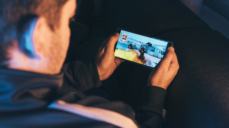 OnePlus 15 vs. Samsung Galaxy S26: Gaming Showdown
