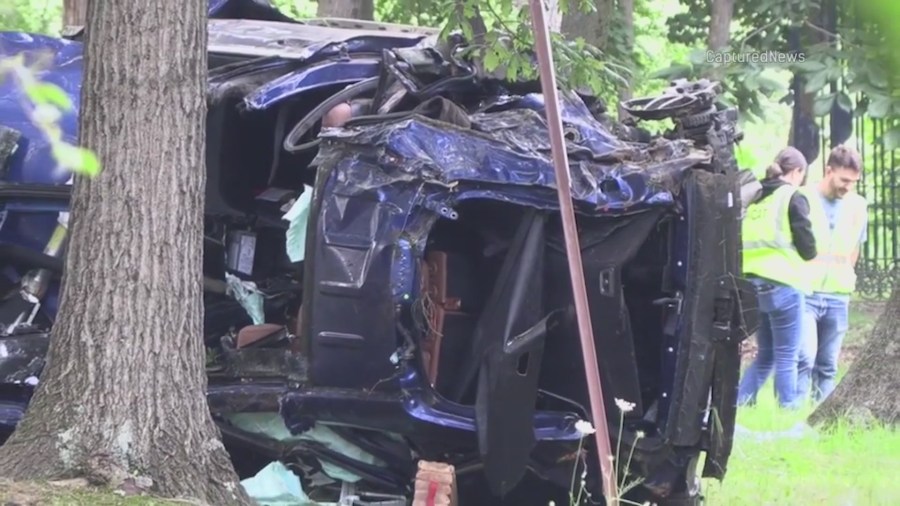1 dead, 2 injured in early morning crash in Barrington Hills