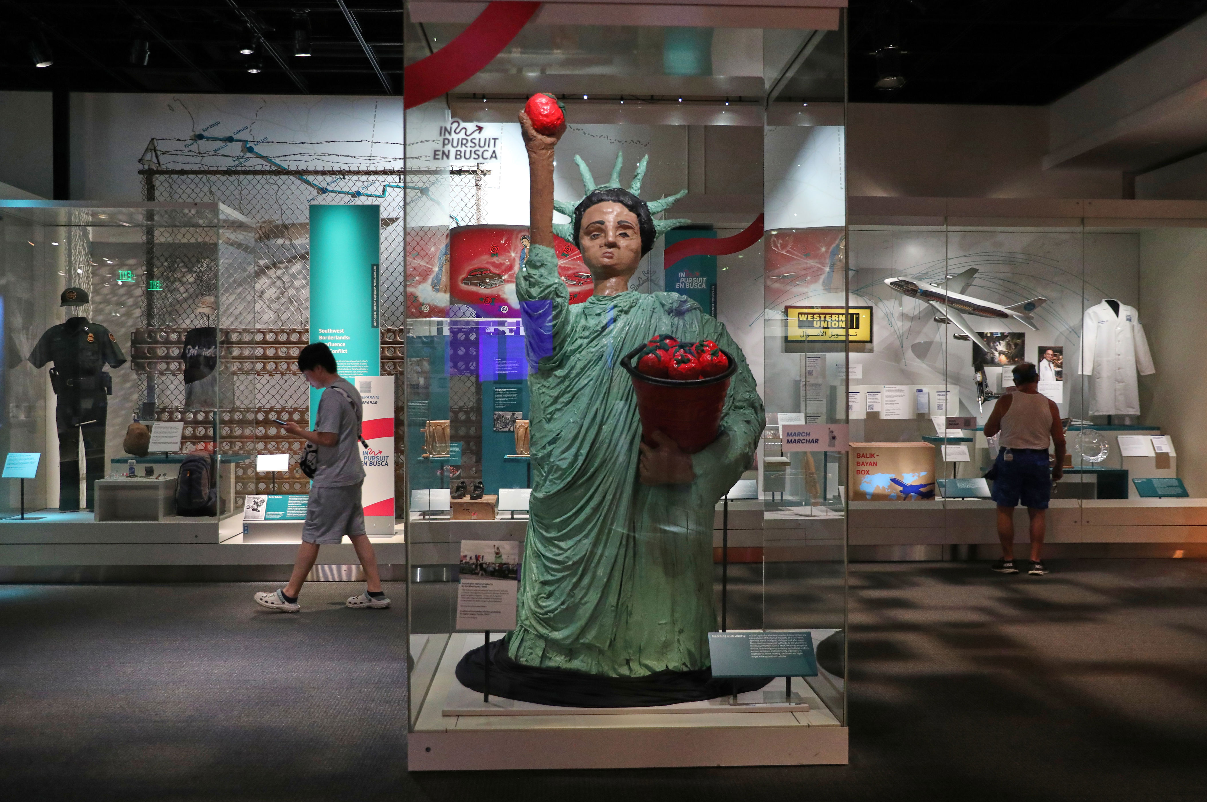 I've visited the Smithsonian hundreds of times. Warnings aren't needed.