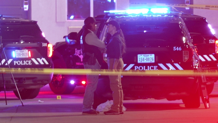 Man shot, killed by Fort Worth police after reportedly pulling out handgun, officials say