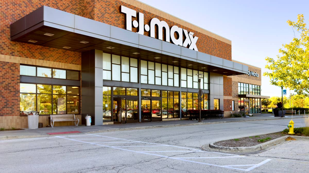 TJ Maxx is selling the cutest set of botanical salad plates for only $20