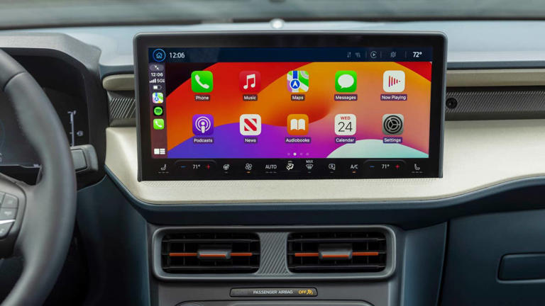 Dear automakers: Wireless Apple CarPlay, Android Auto, and charging suck