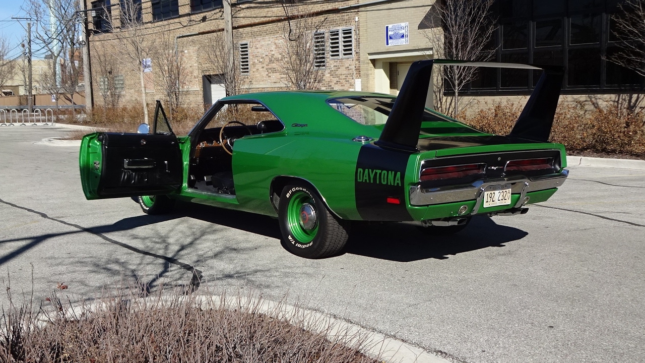 Riding in a real 426 Hemi 1969 Dodge Charger Daytona