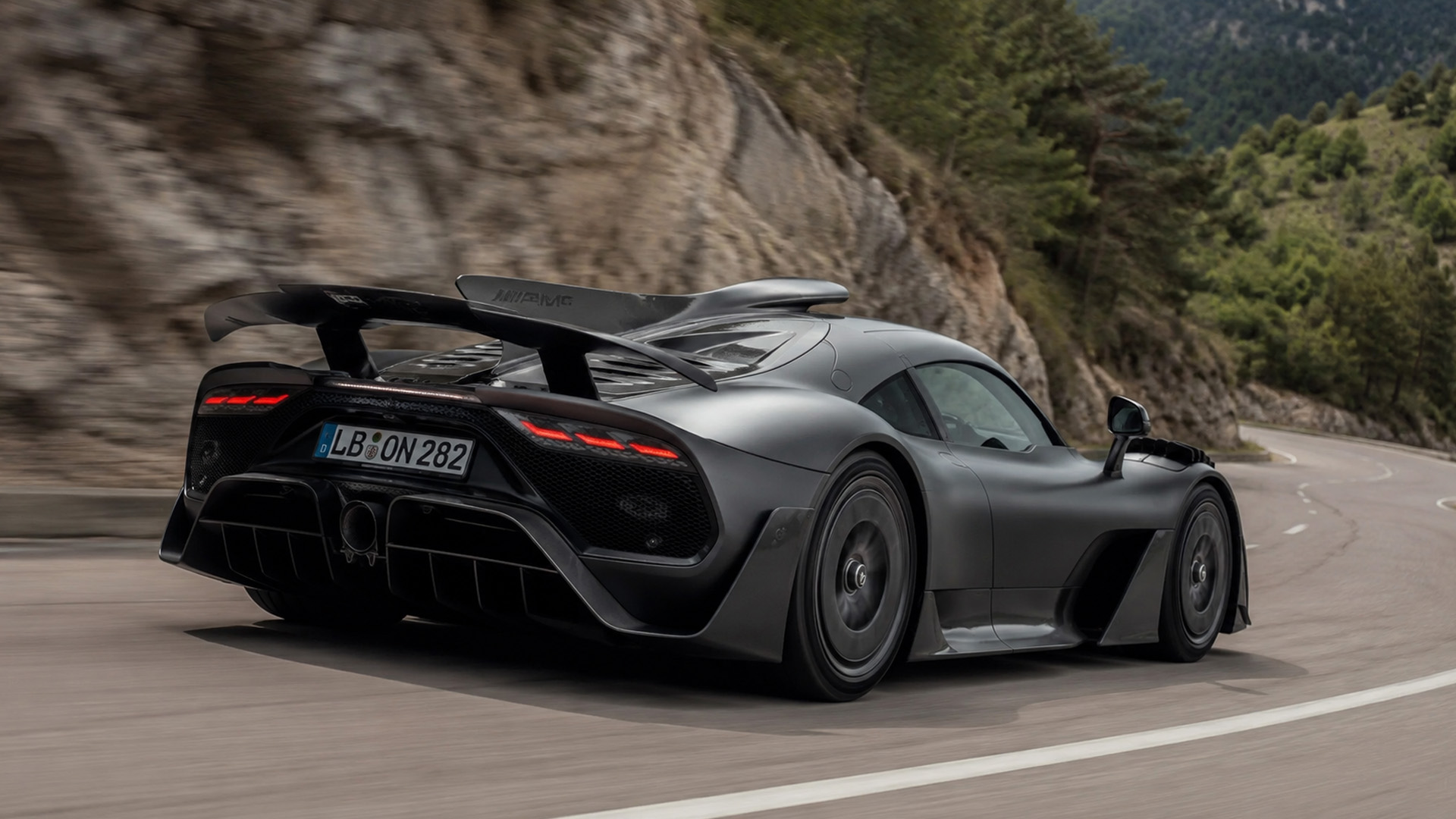 Mercedes-AMG ONE traz a potência da Fórmula 1 para a estrada