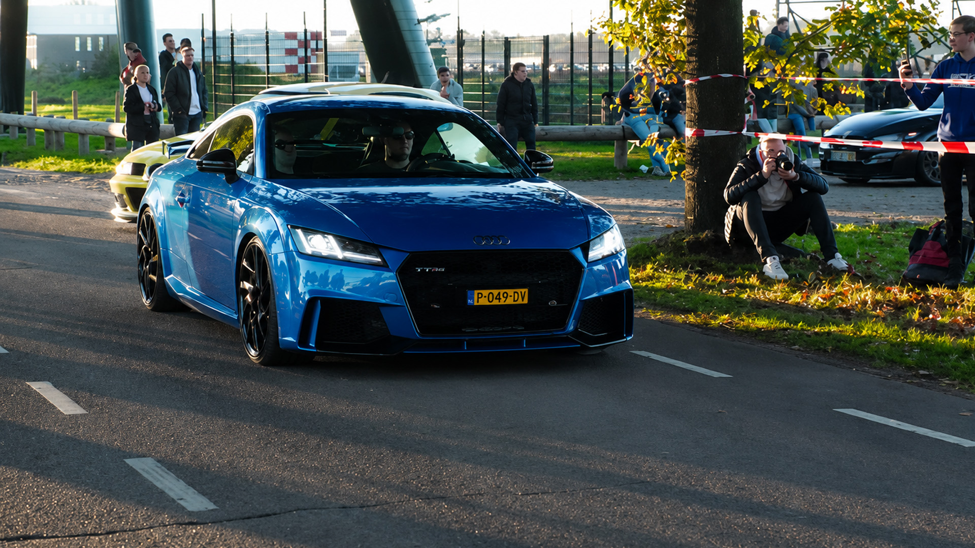 804HP Audi TT RS with turbo delivers loud accelerations