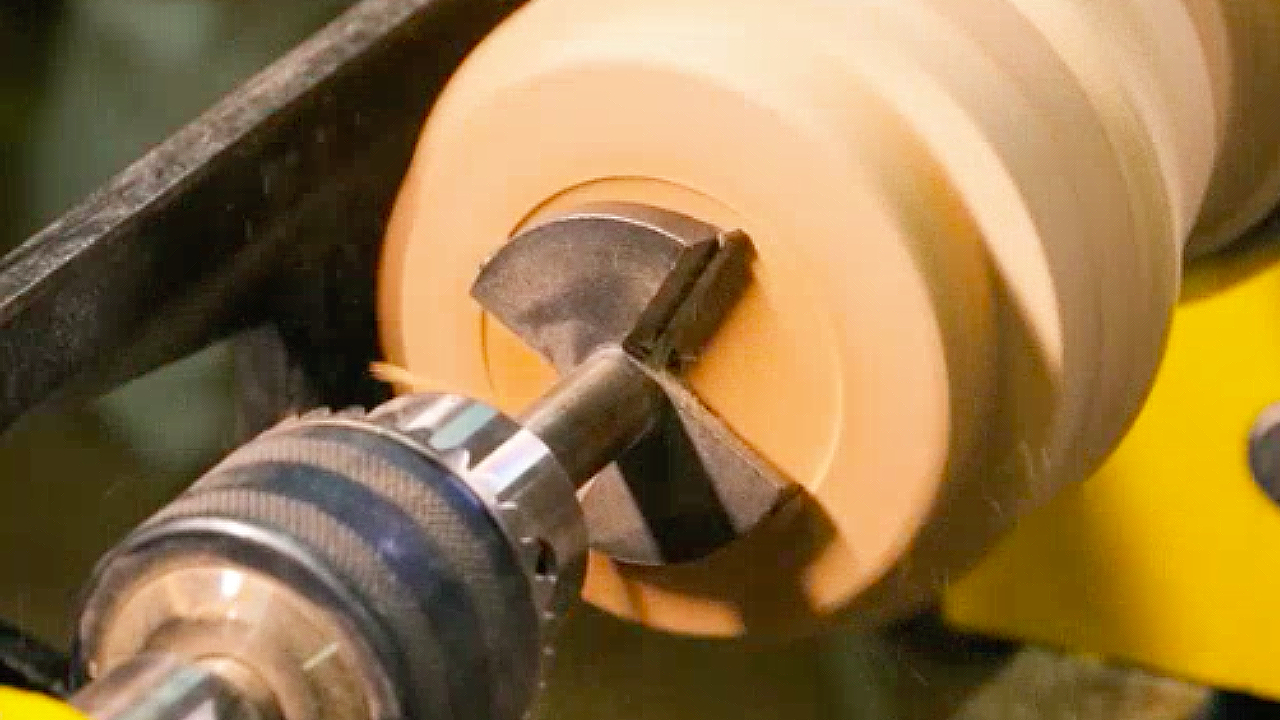 Crafting a DIY wood lathe from a drill and handwork techniques
