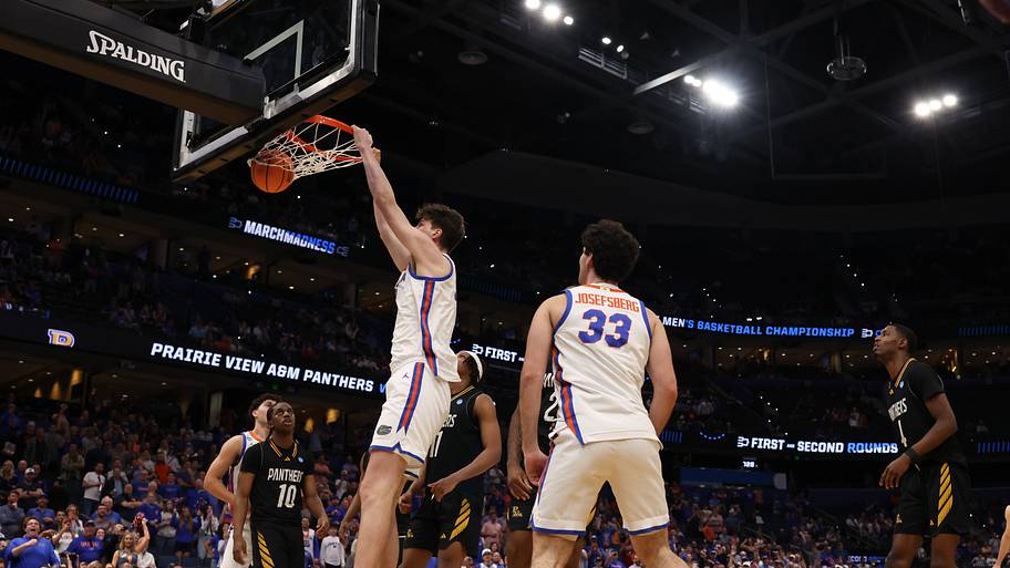Former Florida center Olivier Rioux continues to be an attraction in ...