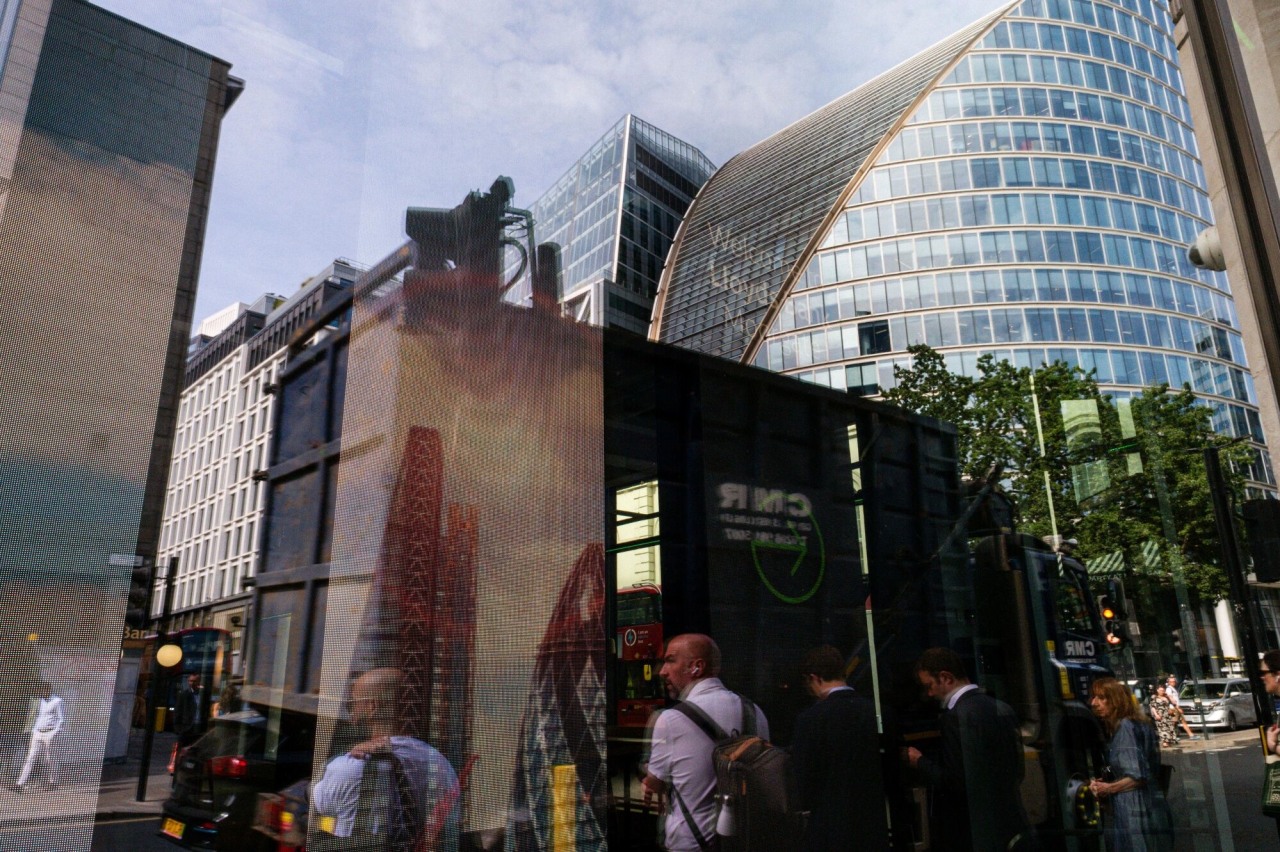 BOE to hold rates, but flag possible move if war continues