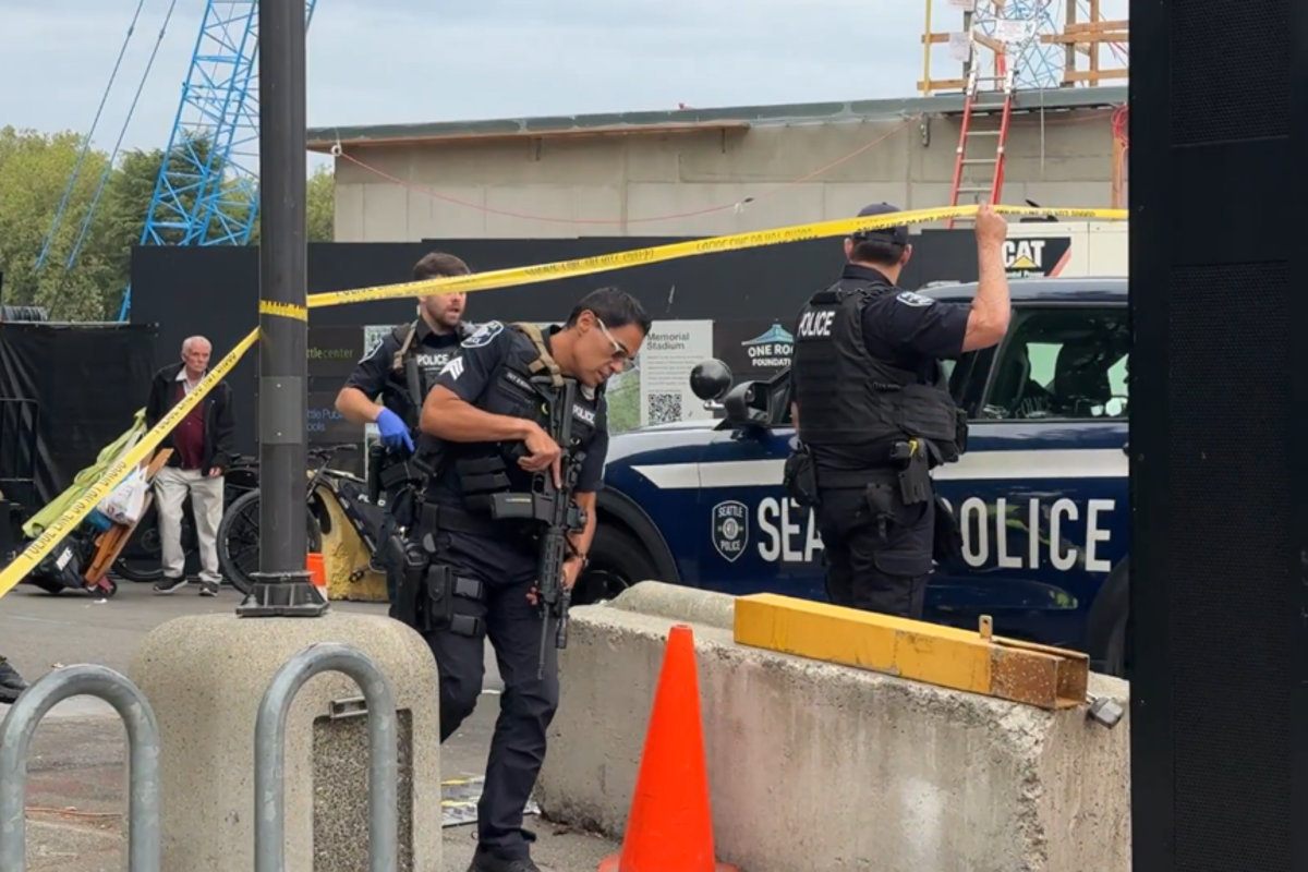 At least 2 dead, 5 wounded in mass shooting in Seattle