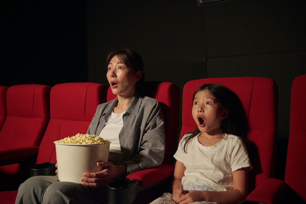 【ちいかわ映画】「帰りはお通夜状態…」「事前知識なしで見て絶句」衝撃の内容に親たちザワつく…SNSで名前が挙がった“イヤミスの女王”とは? まさかの本人も反応